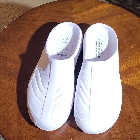 BRAND NEW MARTHA STEWART TGARDEN SLIP-ON RESISTANT CLOGS - Picture 5 of 16